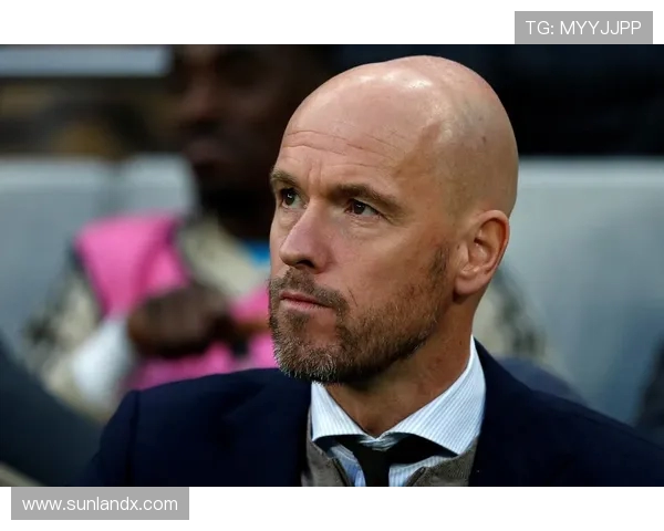 马奎尔亲授队长袖标:B 费是滕哈格钦点领袖,更衣室全票支持